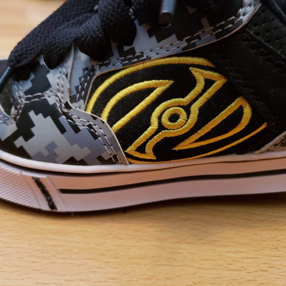 Heelys youth size 13